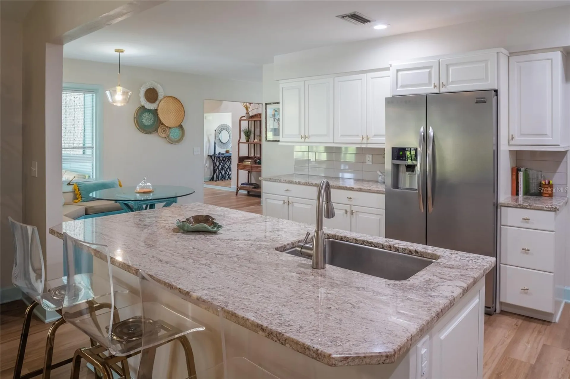 5005 Canterbury Drive Sarasota FL 34243