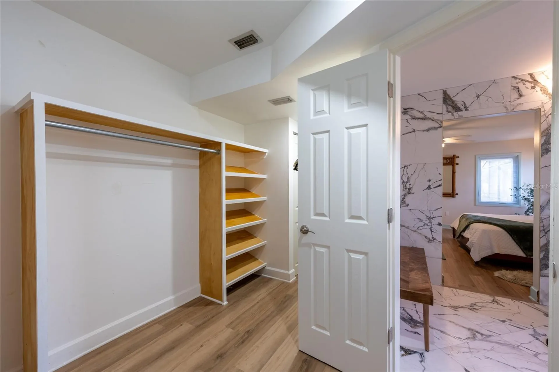 5005 Canterbury Drive Sarasota FL 34243