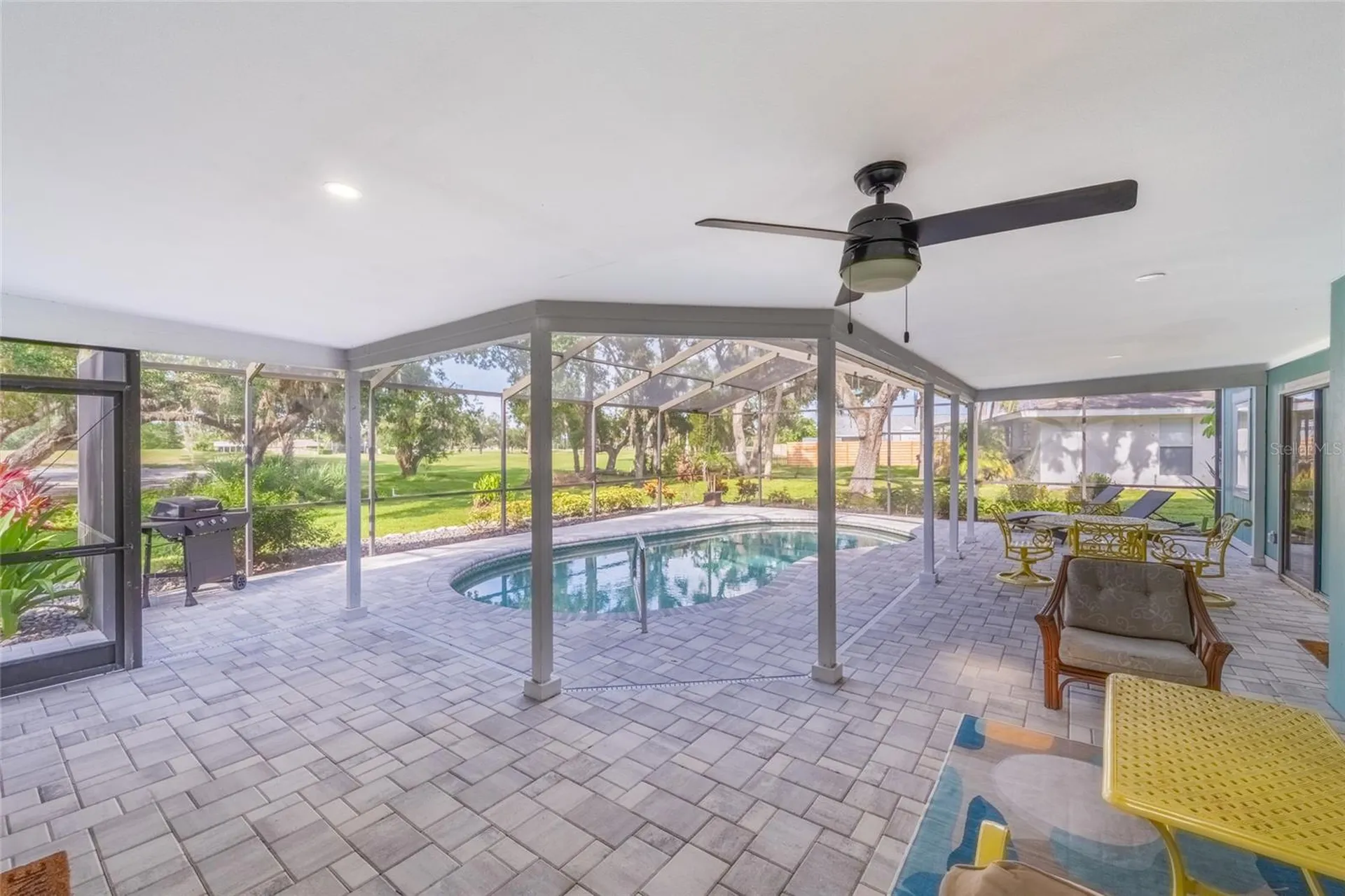 5005 Canterbury Drive Sarasota FL 34243
