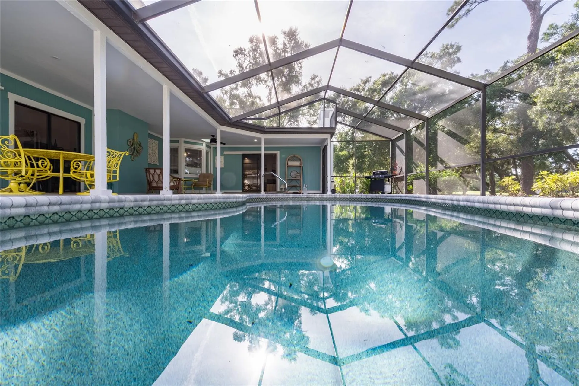 5005 Canterbury Drive Sarasota FL 34243