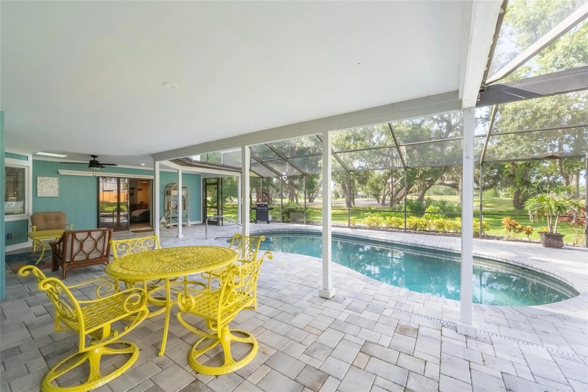 5005 Canterbury Drive Sarasota FL 34243