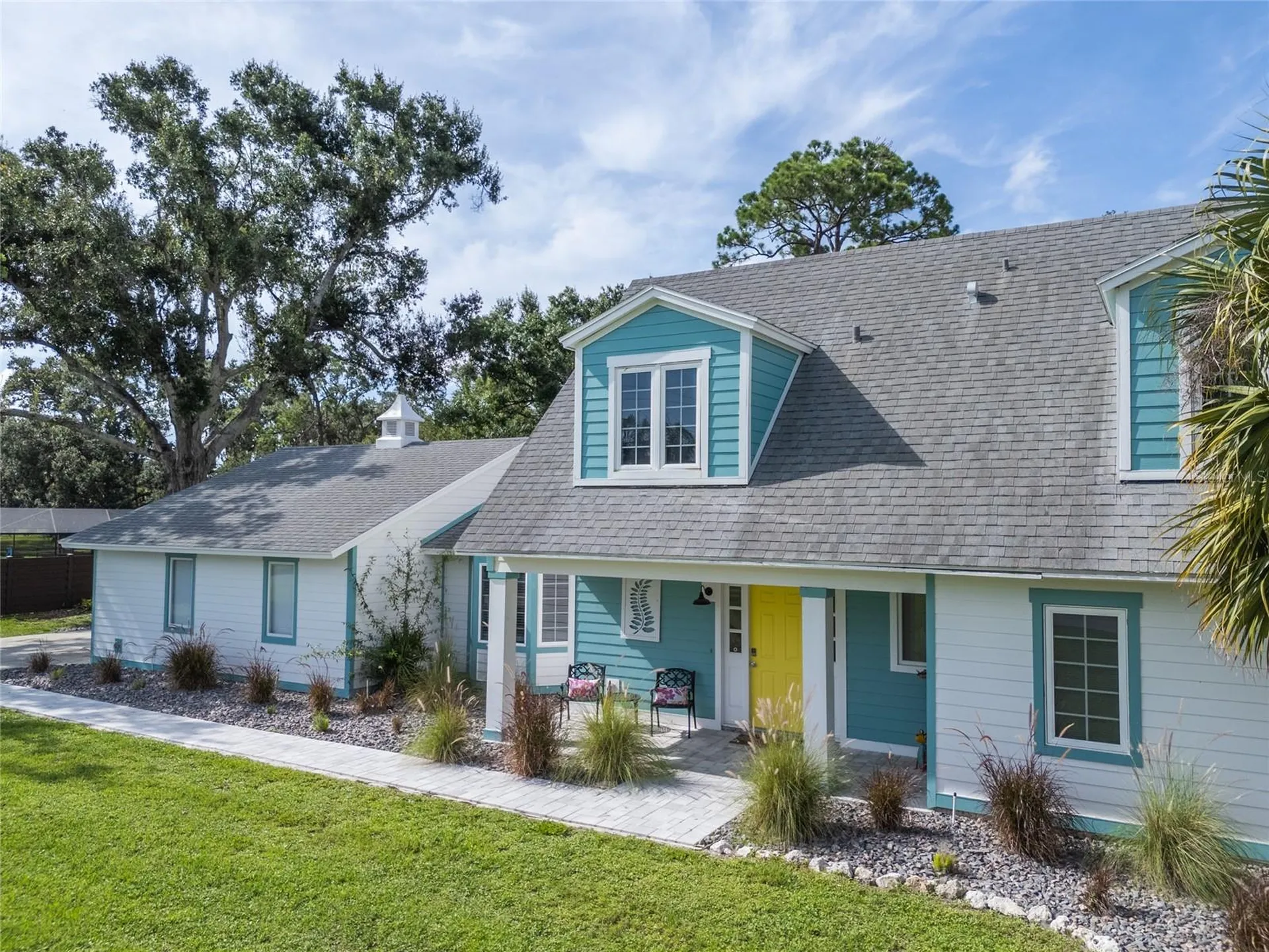 5005 Canterbury Drive Sarasota FL 34243