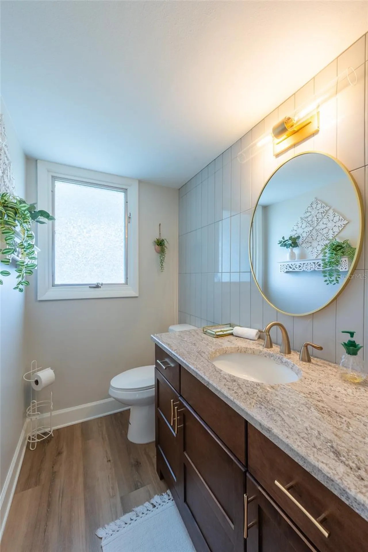 5005 Canterbury Drive Sarasota FL 34243