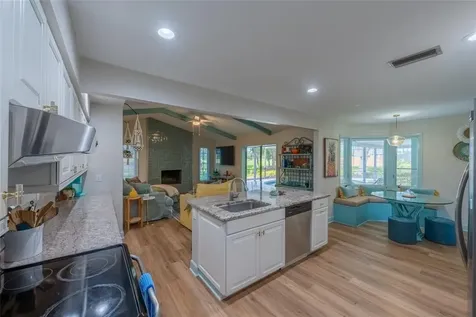 5005 Canterbury Drive Sarasota FL 34243
