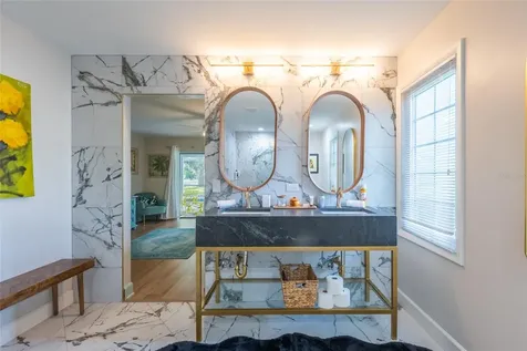5005 Canterbury Drive Sarasota FL 34243