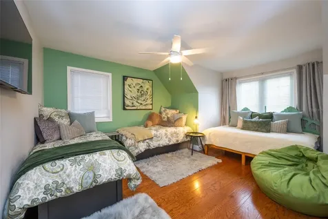 5005 Canterbury Drive Sarasota FL 34243