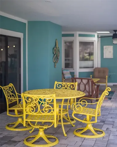 5005 Canterbury Drive Sarasota FL 34243