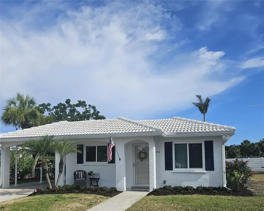 524 Spanish Drive S Longboat Key FL 34228