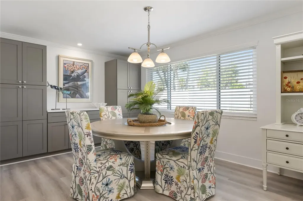 524 Spanish Drive S Longboat Key FL 34228