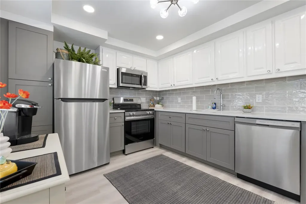 524 Spanish Drive S Longboat Key FL 34228