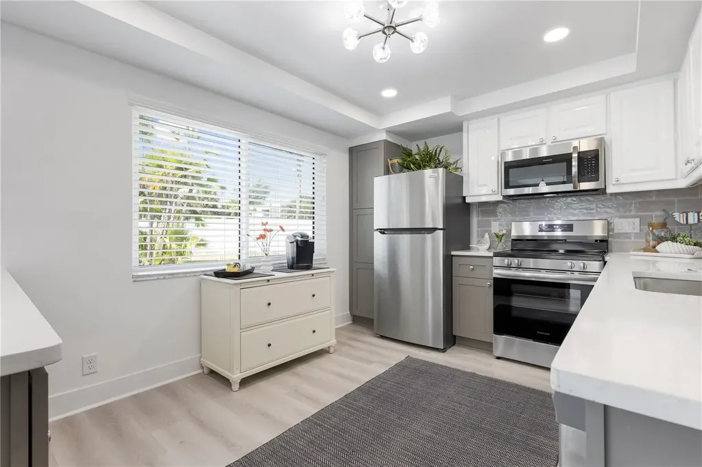 524 Spanish Drive S Longboat Key FL 34228