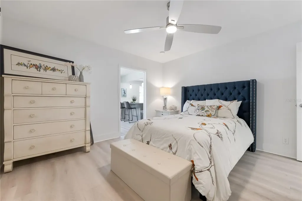 524 Spanish Drive S Longboat Key FL 34228