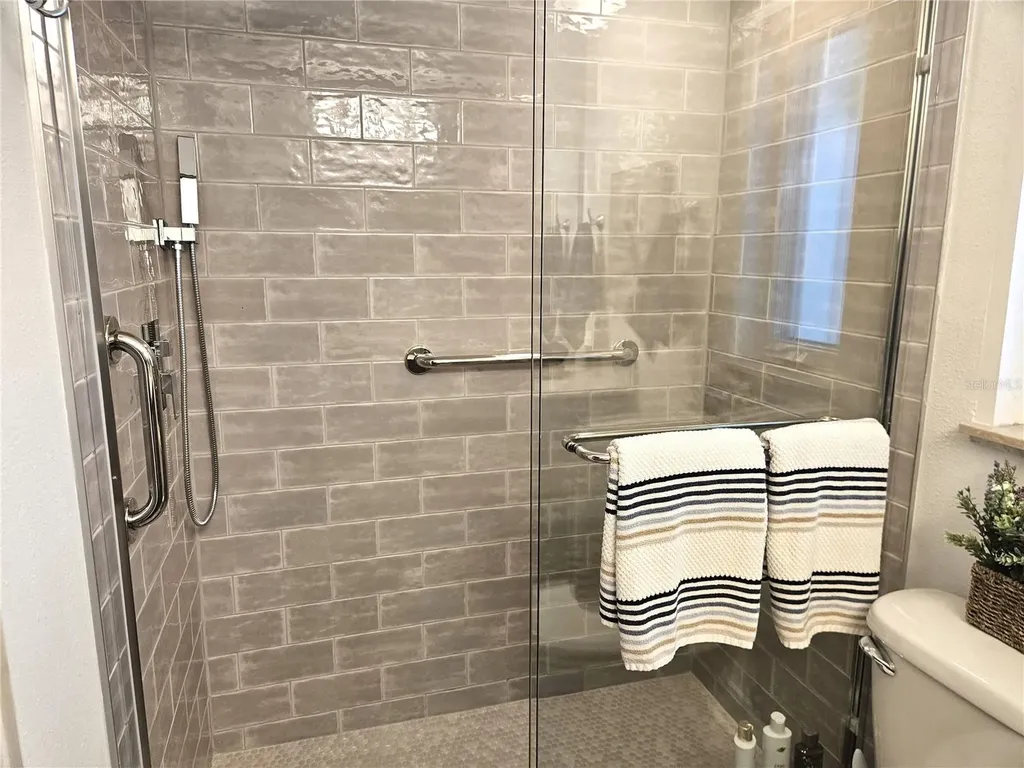 524 Spanish Drive S Longboat Key FL 34228