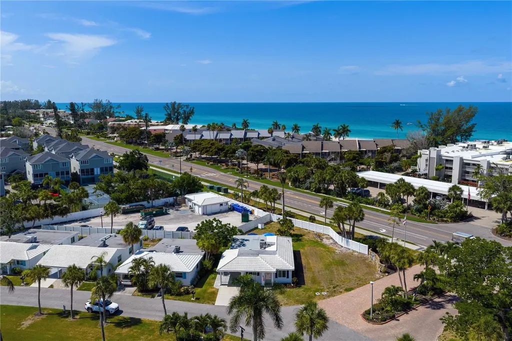 524 Spanish Drive S Longboat Key FL 34228