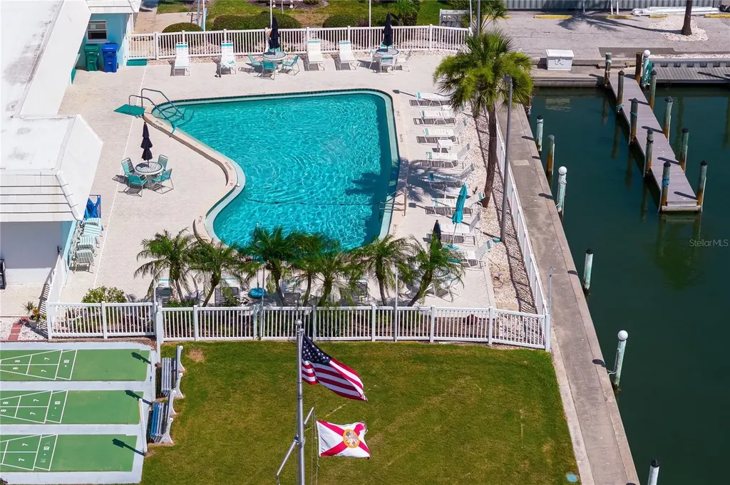 524 Spanish Drive S Longboat Key FL 34228