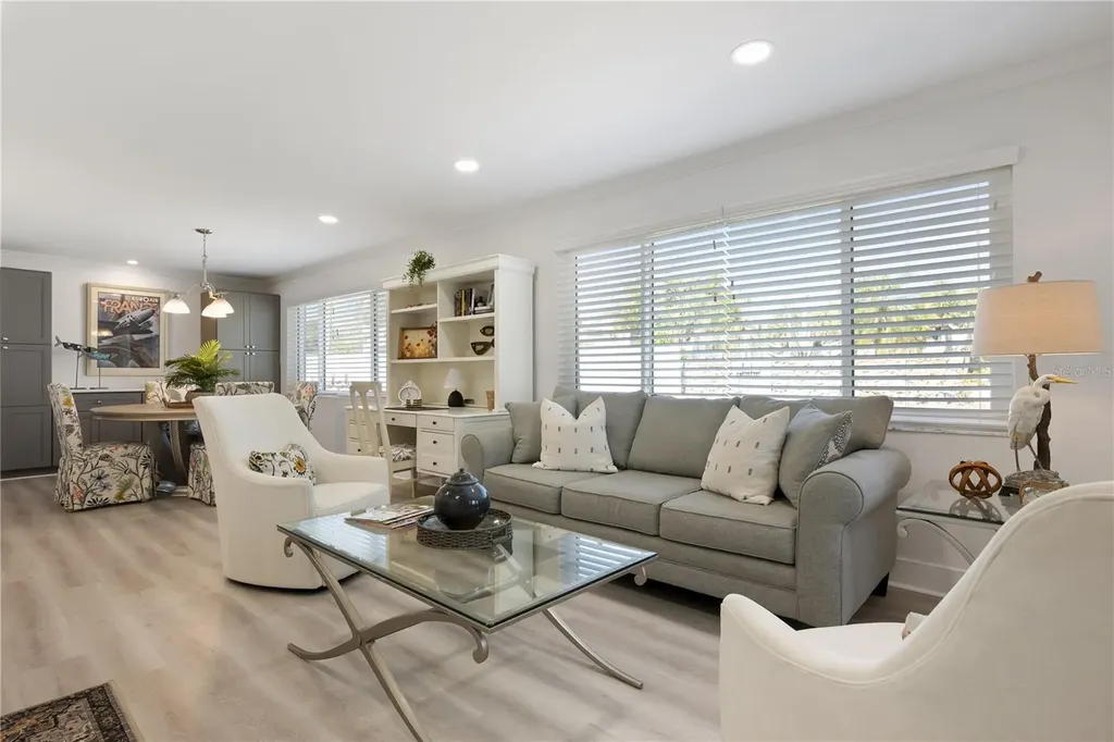 524 Spanish Drive S Longboat Key FL 34228