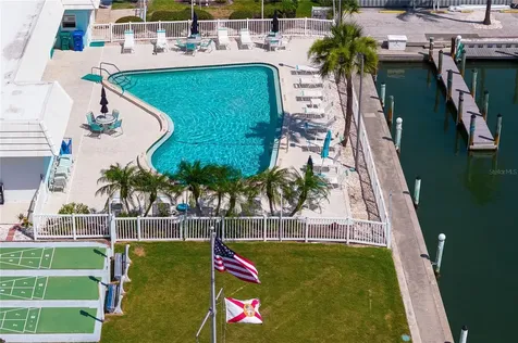 524 Spanish Drive S Longboat Key FL 34228