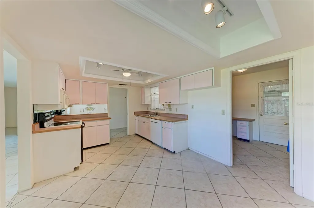 6905 9th Avenue W Bradenton FL 34209