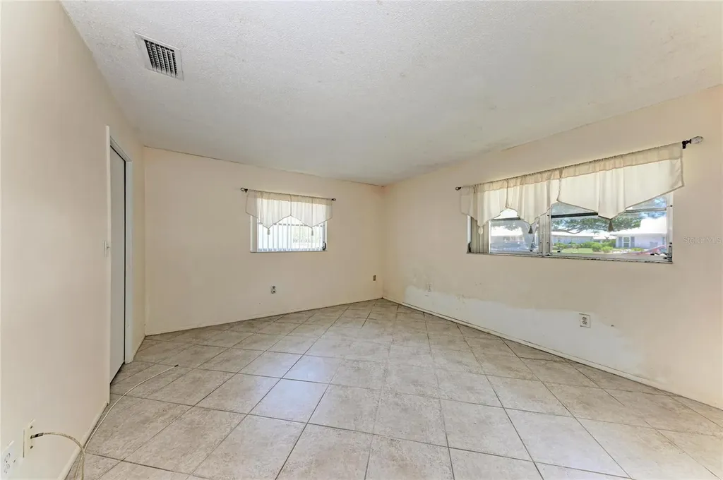6905 9th Avenue W Bradenton FL 34209