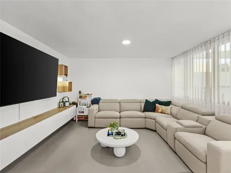 #92 Calle Orinoco Urb Residence At Rio Bayamon PR 00959