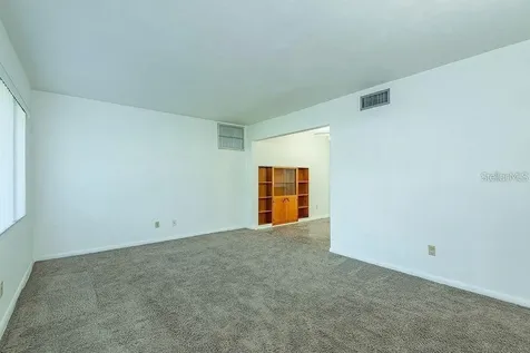 10209 N Valle Drive Tampa FL 33612