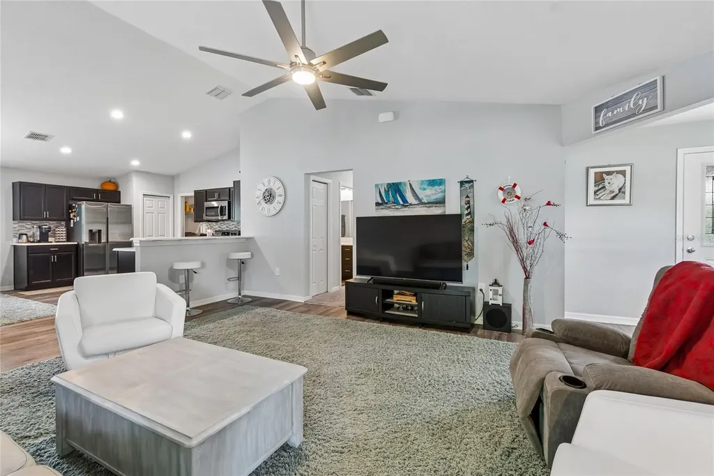 6917 Gideon Circle Zephyrhills FL 33541