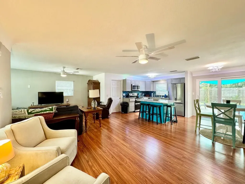3957 Wahoo Drive SE St Petersburg FL 33705