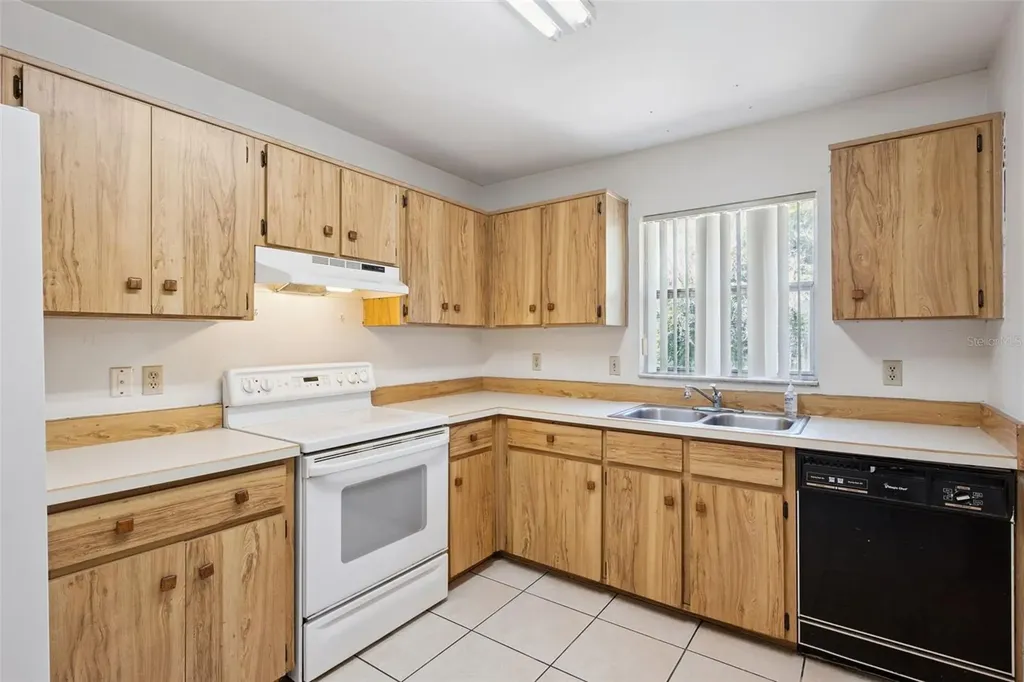 2163 Dill Drive Orlando FL 32837