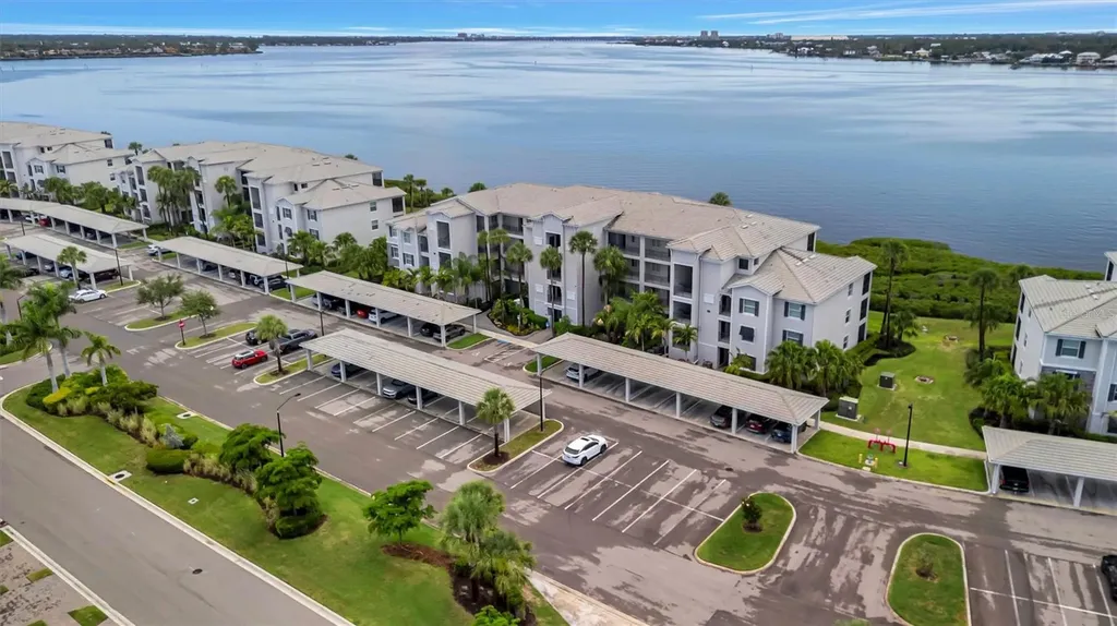 1020 Tidewater Shores Loop Bradenton FL 34208