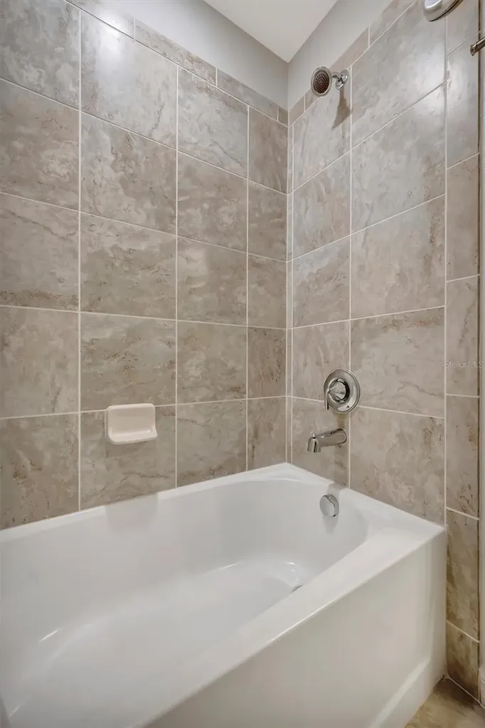 1020 Tidewater Shores Loop Bradenton FL 34208