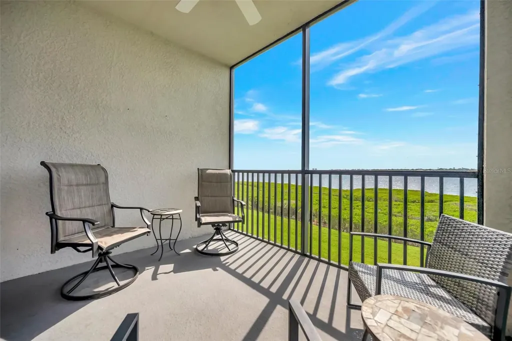 1020 Tidewater Shores Loop Bradenton FL 34208