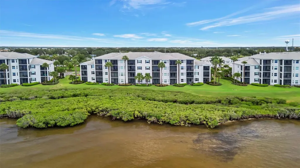 1020 Tidewater Shores Loop Bradenton FL 34208