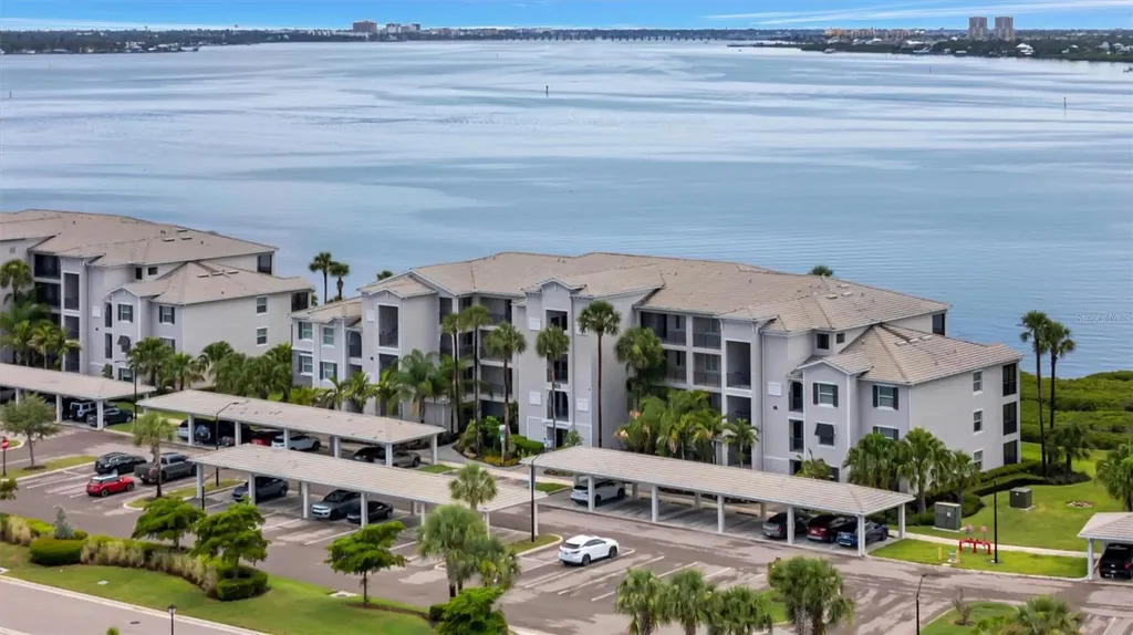 1020 Tidewater Shores Loop Bradenton FL 34208