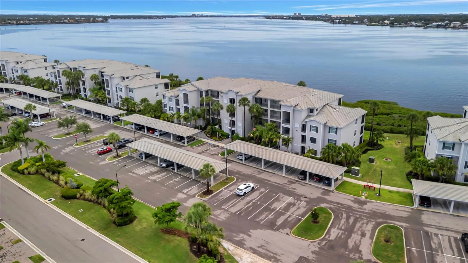1020 Tidewater Shores Loop Bradenton FL 34208