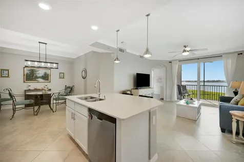 1020 Tidewater Shores Loop Bradenton FL 34208