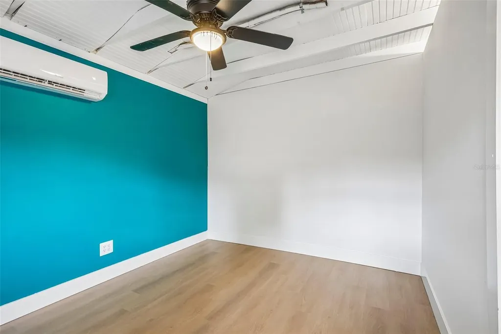 1120 56th Avenue N St Petersburg FL 33703
