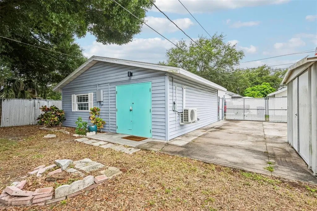 1120 56th Avenue N St Petersburg FL 33703