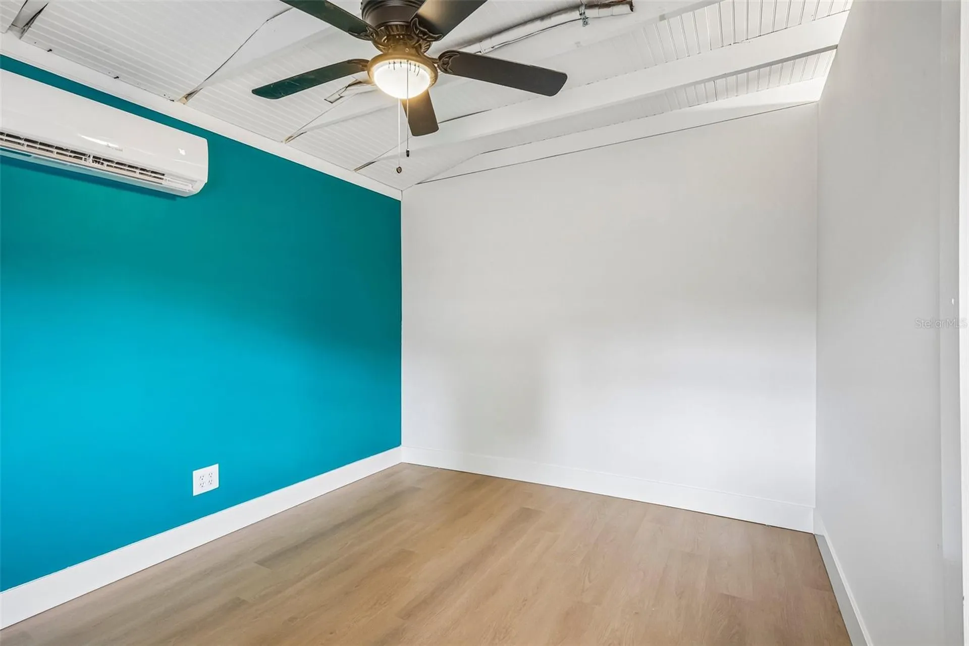 1120 56th Avenue N St Petersburg FL 33703