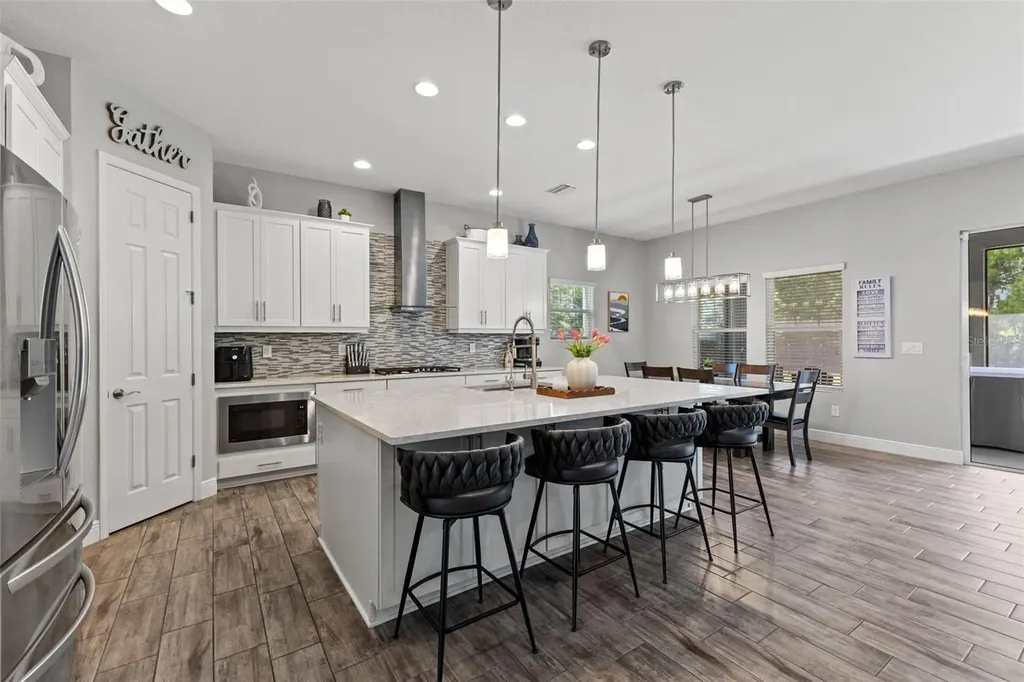 6334 Knob Tree Drive Lithia FL 33547