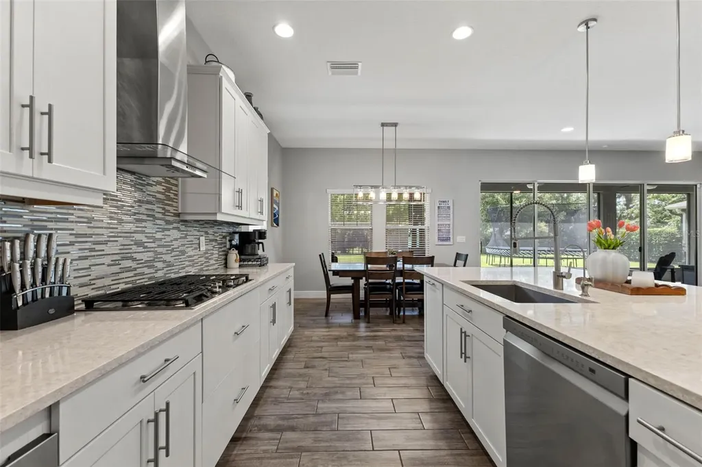 6334 Knob Tree Drive Lithia FL 33547