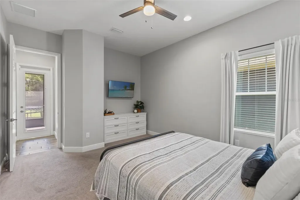 6334 Knob Tree Drive Lithia FL 33547