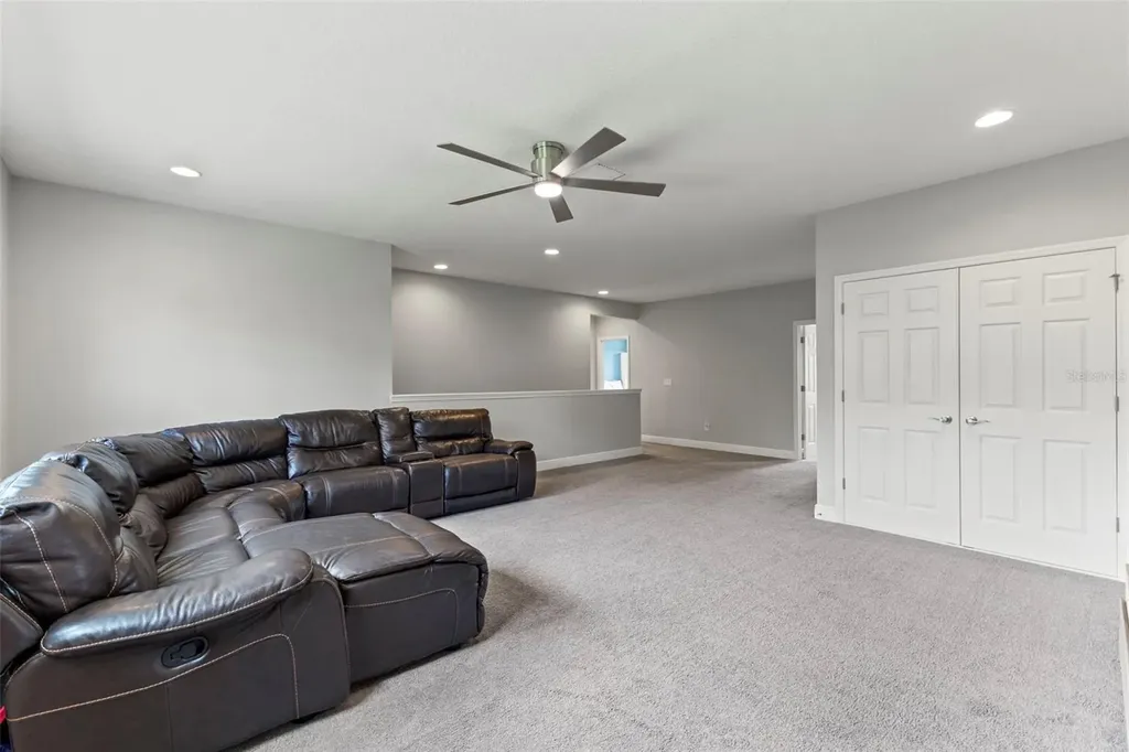 6334 Knob Tree Drive Lithia FL 33547