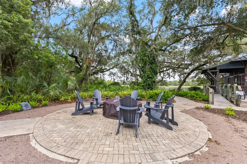 6334 Knob Tree Drive Lithia FL 33547