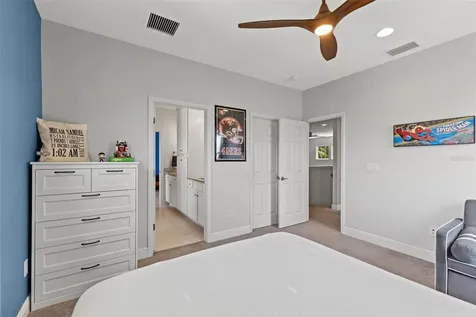 6334 Knob Tree Drive Lithia FL 33547