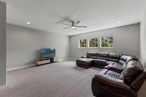 6334 Knob Tree Drive Lithia FL 33547