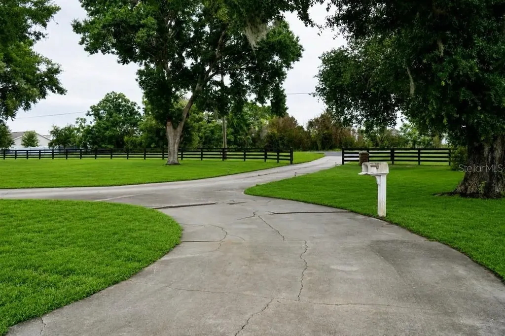 37180 County Road 452 Grand Island FL 32735