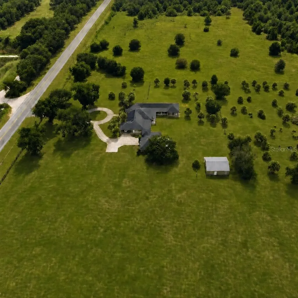 37180 County Road 452 Grand Island FL 32735
