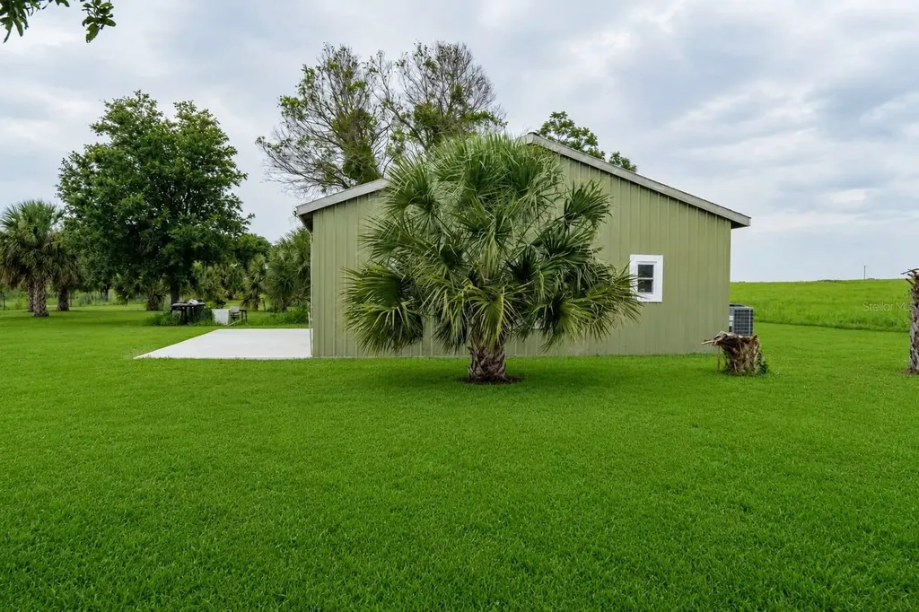 37180 County Road 452 Grand Island FL 32735