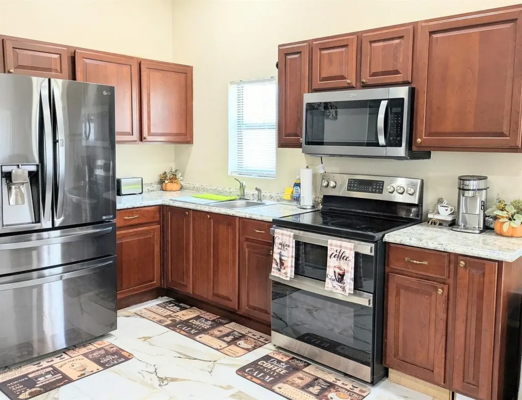 37180 County Road 452 Grand Island FL 32735