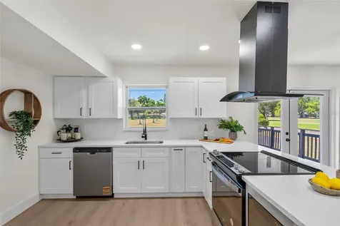 1801 Lakewood Drive S St Petersburg FL 33714
